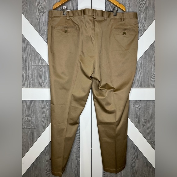 127. Jos A Bank Traveler Performance Traditional Fit Pleated Chinos 44wx30L - Picture 4 of 6